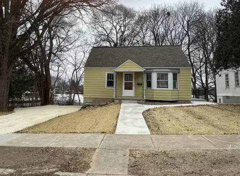 643 2nd, West Bend, WI 53095