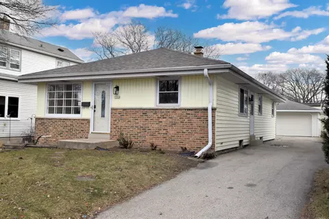 1204 S 89th, West Allis, WI 53214