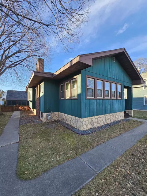 1345 George, La Crosse, WI 54603