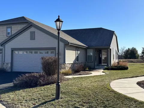 2705 Kingfisher #9-2, Waukesha, WI 53189