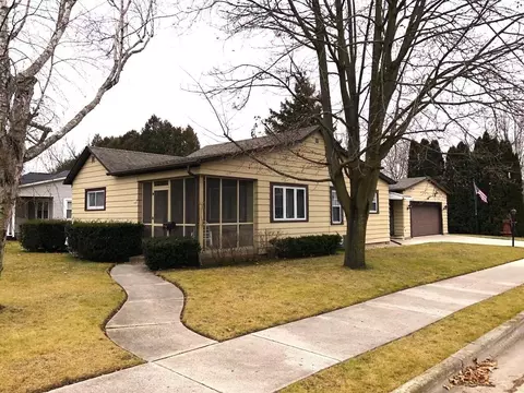 326 N 11th, Oostburg, WI 53070