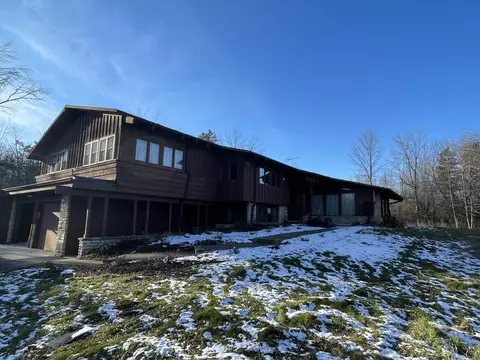 9505 N Pheasant, River Hills, WI 53217