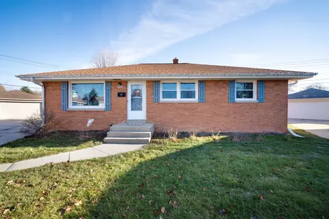 9729 W Wildwood, West Allis, WI 53227