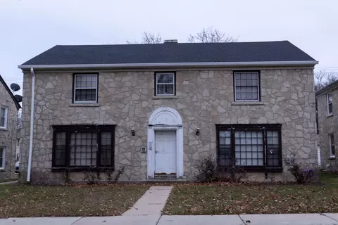 5521 W Keefe, Milwaukee, WI 53216