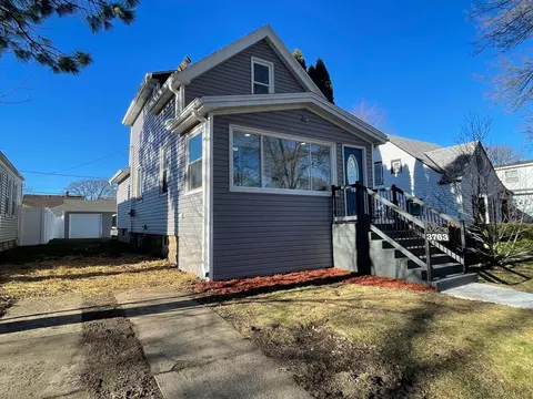 3763 S Rutland, Saint Francis, WI 53235