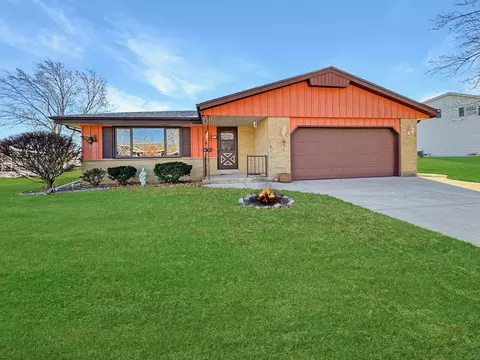 4975 Saxony, Greendale, WI 53129