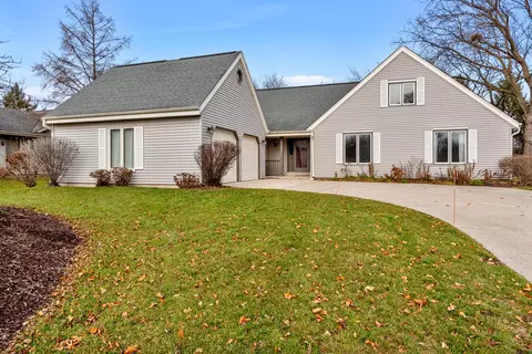 n24w22510 Meadowood, Waukesha, WI 53186
