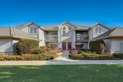 909 Quinlan #H, Pewaukee, WI 53072