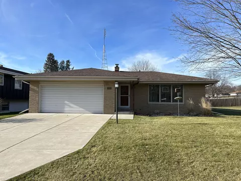 3326 Monarch, Racine, WI 53406