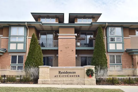 15295 W Library #103, New Berlin, WI 53151