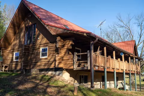 N9401 Lake, Almon, WI 54416