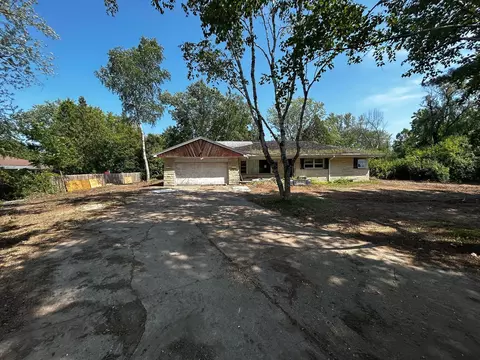 8728 N Spruce, River Hills, WI 53217