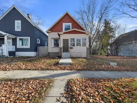 5032 N 32nd, Milwaukee, WI 53209