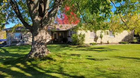 18 Lee, Hartford, WI 53027