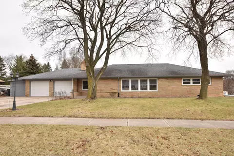 2824 S Seymour, West Allis, WI 53227