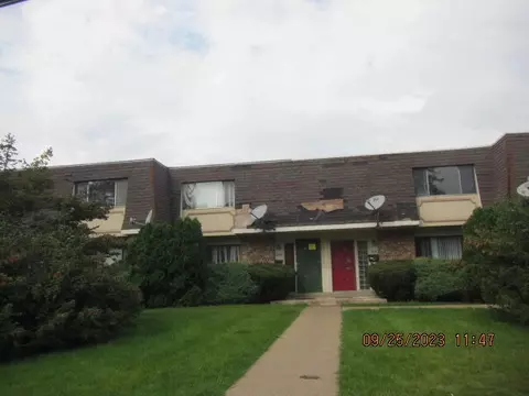 6129 W Calumet #D28, Milwaukee, WI 53223