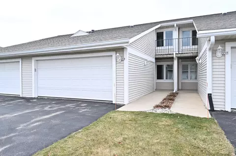 359 Hartford #5, Hartford, WI 53027