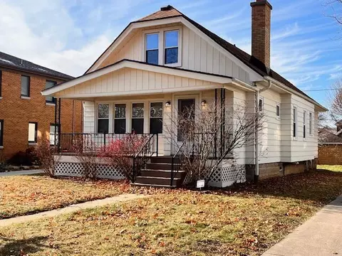 2911 N 74th, Milwaukee, WI 53210