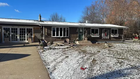 8175 Oakwood, Clayton, WI 54956