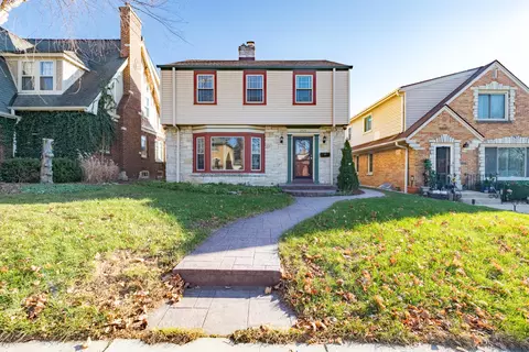 2824 N Hartung, Milwaukee, WI 53210
