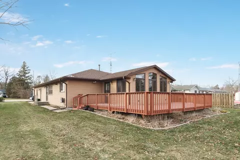 1607 Neenah, Watertown, WI 53094