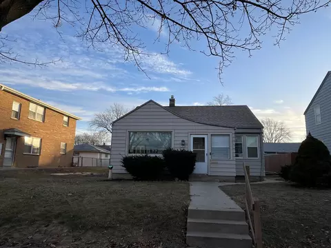 3438 S Quincy, Milwaukee, WI 53207