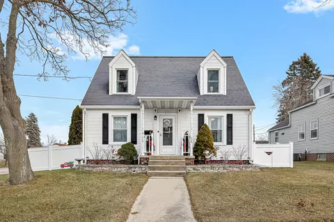 2121 S 9th, Manitowoc, WI 54220
