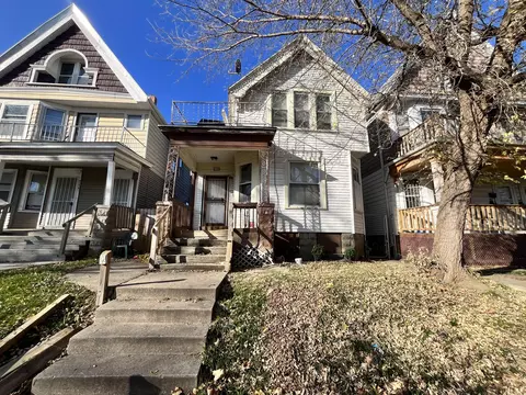 2163 N 39th #2165, Milwaukee, WI 53208