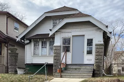 3743 Dr William Finlayson, Milwaukee, WI 53212