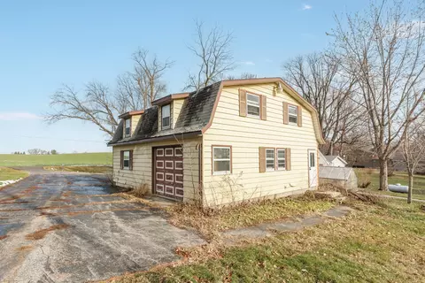 w10421 Blackhawk Trail, Fox Lake, WI 53933