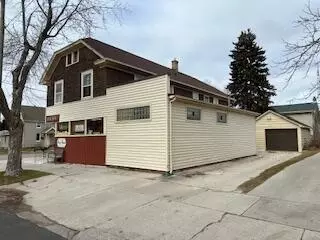 2516 Wollmer, Manitowoc, WI 54220