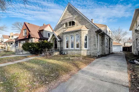 4528 W Leon, Milwaukee, WI 53216