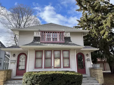1161 Glenview #1163, Wauwatosa, WI 53213