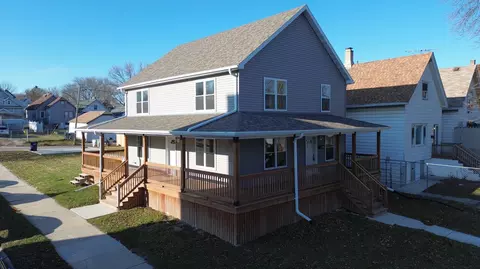 1579 S 21st, Milwaukee, WI 53204