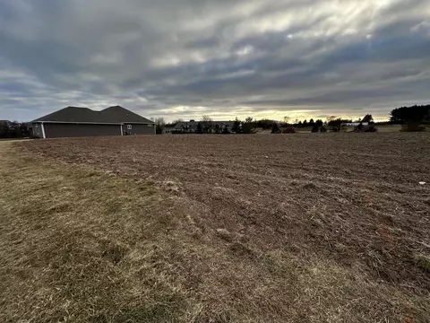 Lt2 Abbey Ridge #BLK1, Manitowoc, WI 54220