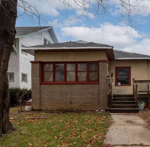 2840 N 41st, Milwaukee, WI 53210