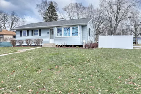 1101 Evergreen, Waukesha, WI 53188