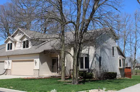 502 Park #17, Kewaskum, WI 53040