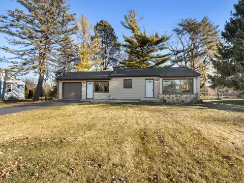 2170 San Fernando, Elm Grove, WI 53122
