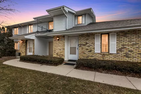 1430 Woodchuck #203, Mount Pleasant, WI 53406