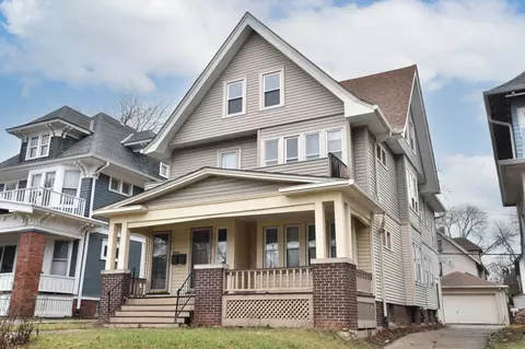 3012 N Murray #3014, Milwaukee, WI 53211