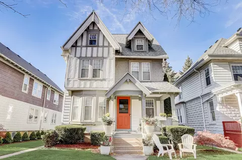 2925 N Downer, Milwaukee, WI 53211