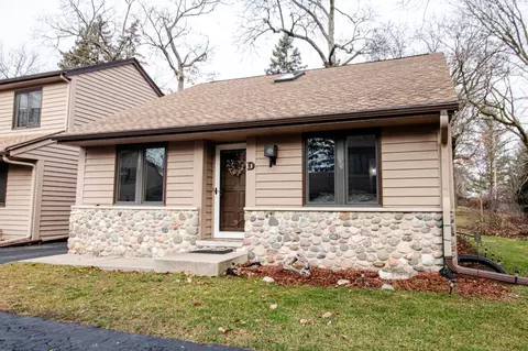1333 Hickory #D, Waukesha, WI 53186