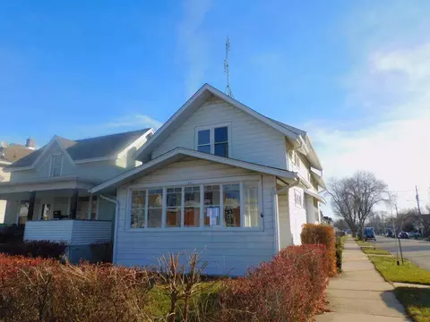 1941 Taylor, Racine, WI 53403