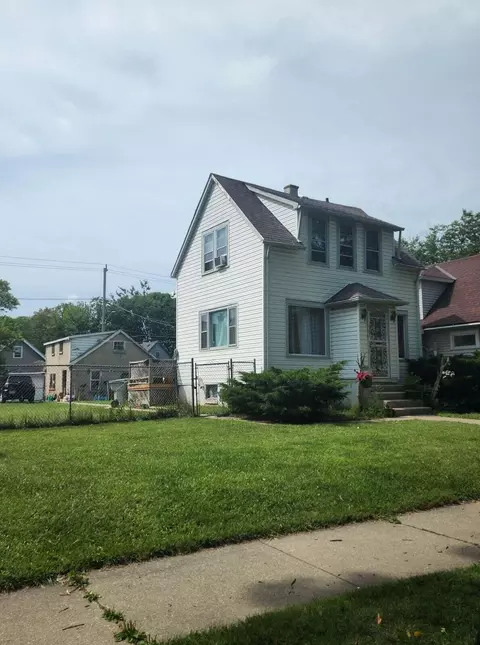4617 N 37th, Milwaukee, WI 53209
