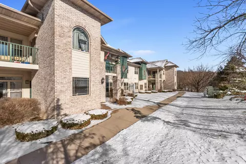 450 N Silverbrook #105, West Bend, WI 53090