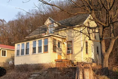 405 Upper Walnut, Genoa, WI 54632