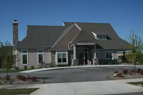 1611 Belmont #48, Oconomowoc, WI 53066