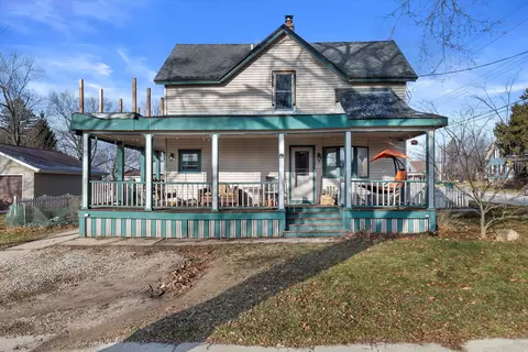 1818 Monroe, West Bend, WI 53090