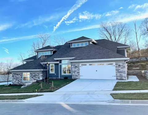 3603 Hawthorn Hl, Waukesha, WI 53189